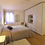 Charming Canal View San Marco Apartment