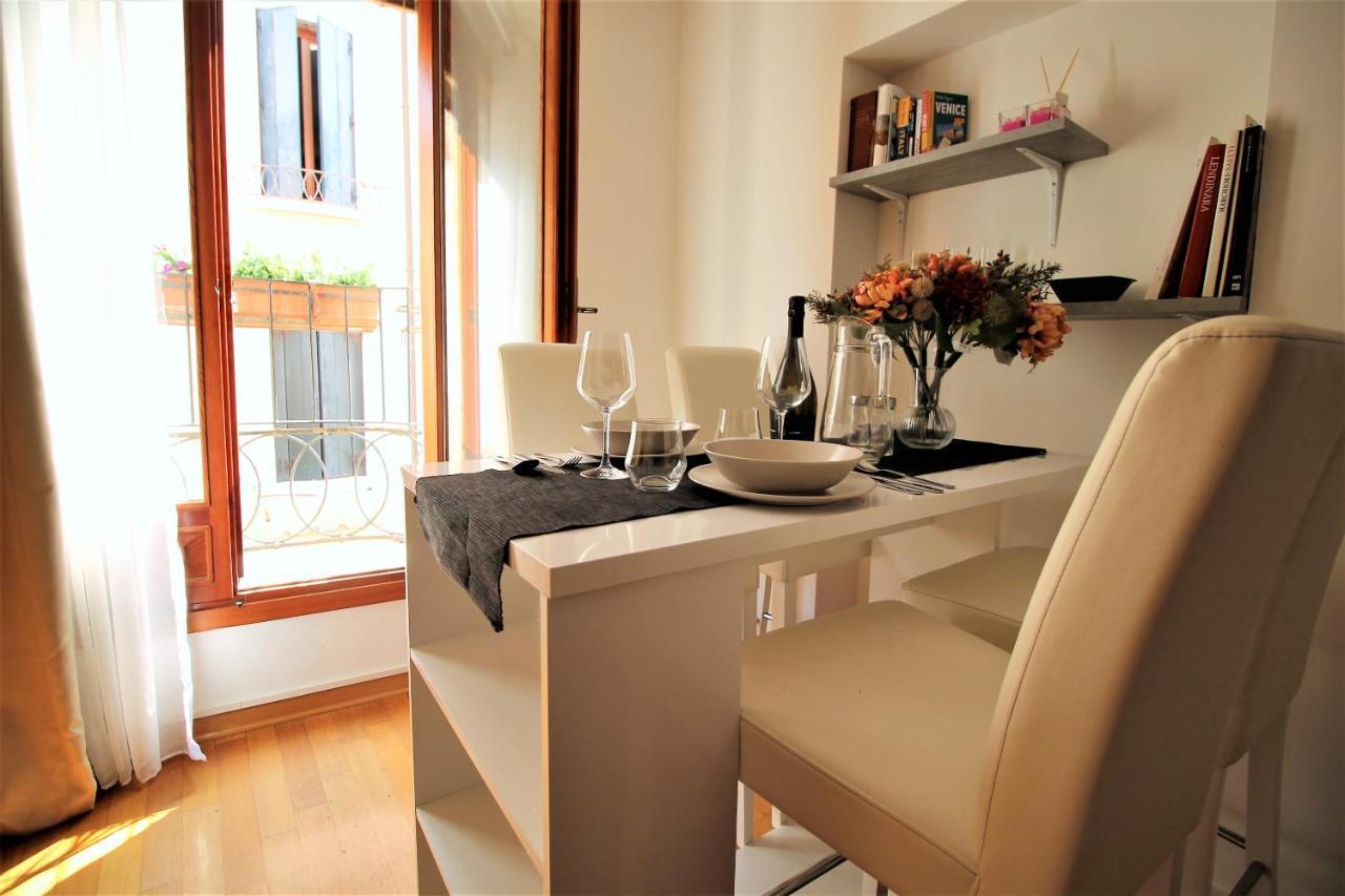 Appartamento Charming Canal View San Marco